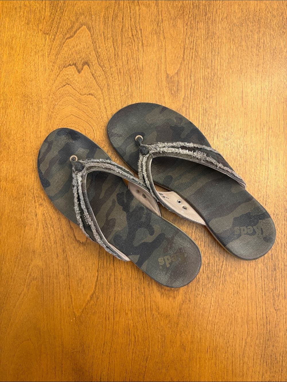 Keds Women's Camouflage Flip Flop Sandals - Olive/Gray
